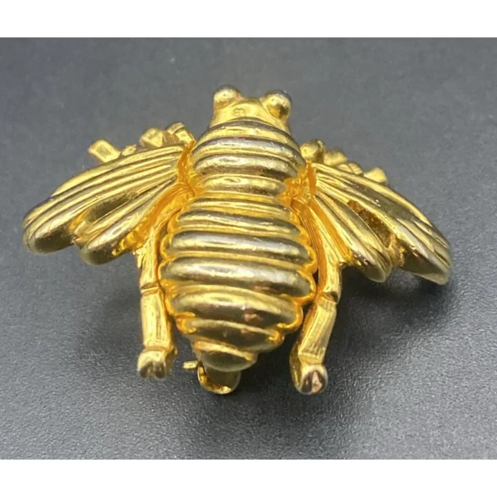 Vintage Signed Joan Rivers "Started it All" Gold Tone Bee Pin Brooch Unisex - Picture 4 of 9